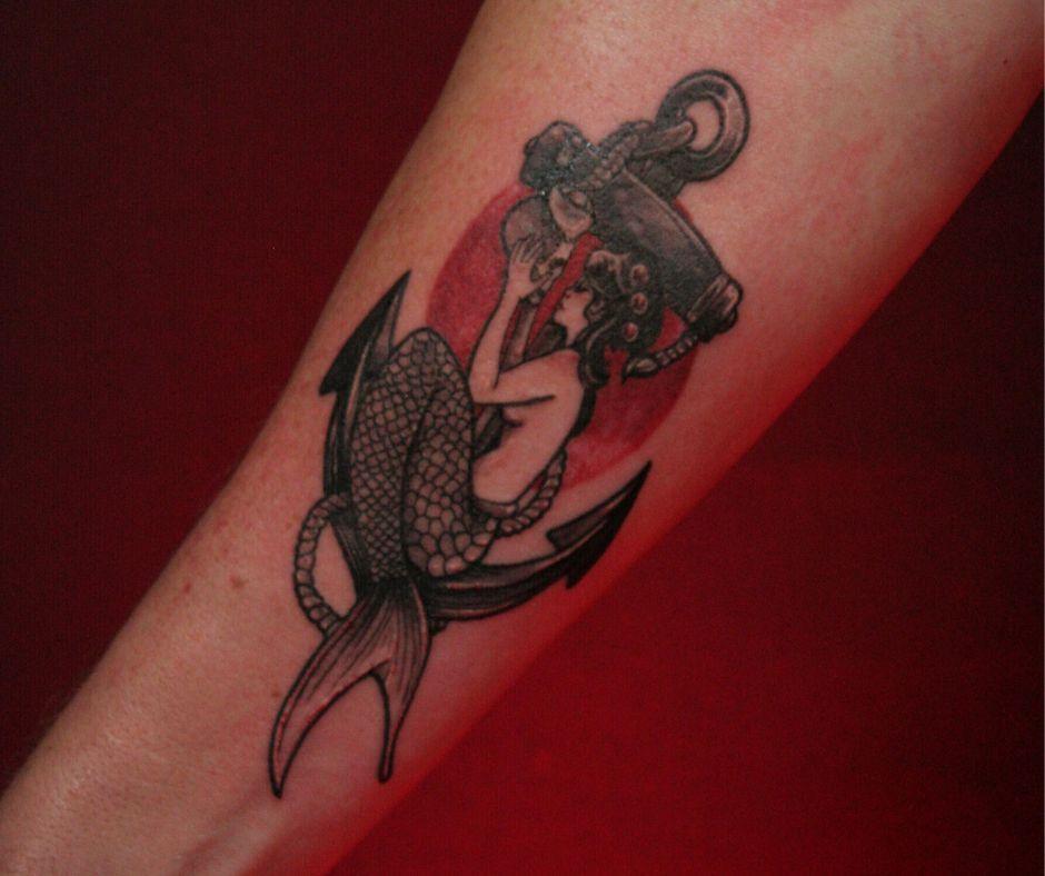 Old School Tattoo zeemeermin met anker