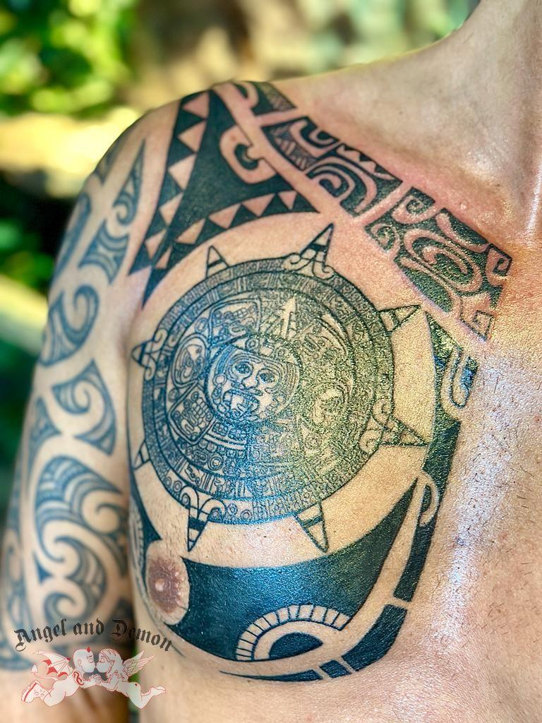 Tribal tattoo bij Angel and Demon